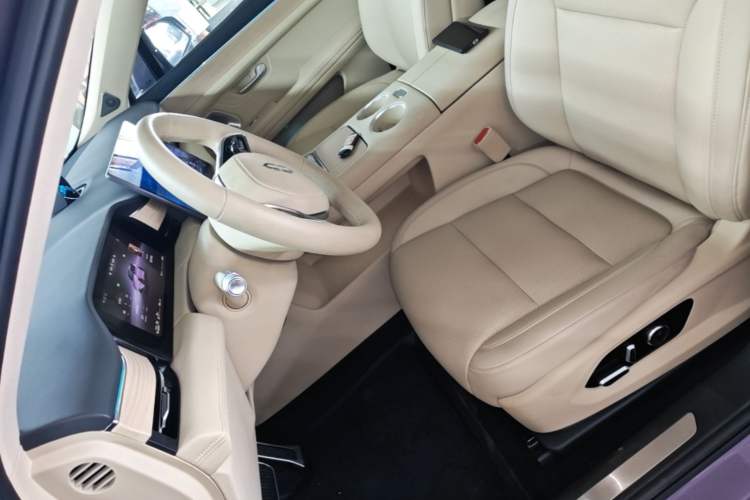 Used Hima AITO M5 2025 Extended-Range Ultra All-Wheel-Drive Version Left Front Seat