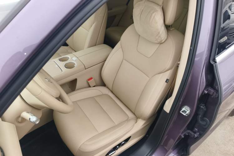 Used Hima AITO M5 2025 Extended-Range Ultra All-Wheel-Drive Version Left Front Seat