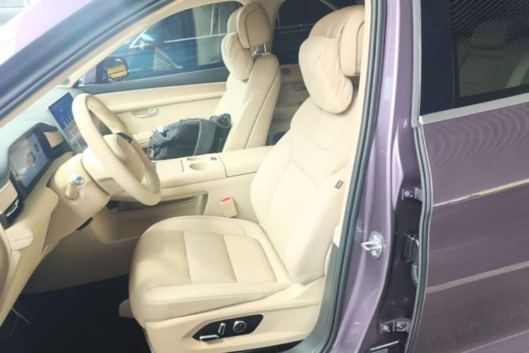 Used Hima AITO M5 2025 Extended-Range Ultra All-Wheel-Drive Version Left Front Seat