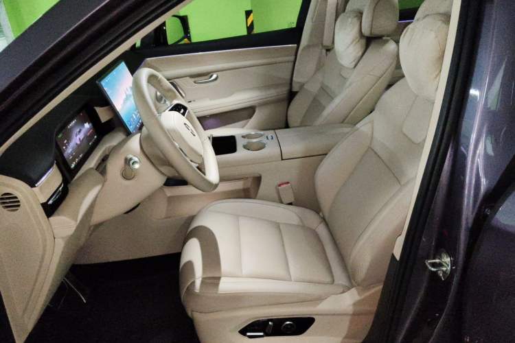 Used Hima AITO M5 2025 Extended-Range Ultra All-Wheel-Drive Version Left Front Seat