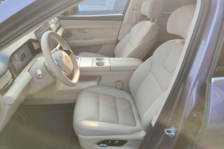 Used Hima AITO M5 2025 Extended-Range Ultra All-Wheel-Drive Version Left Front Seat