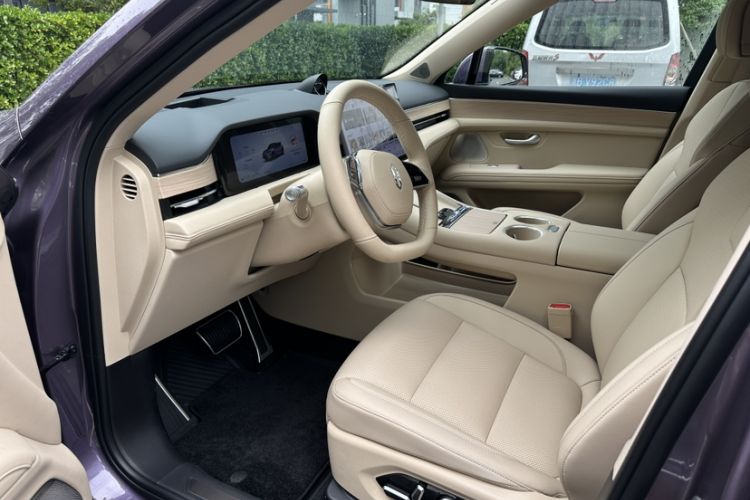 Used Hima AITO M5 2025 Extended-Range Ultra All-Wheel-Drive Version Left Front Seat