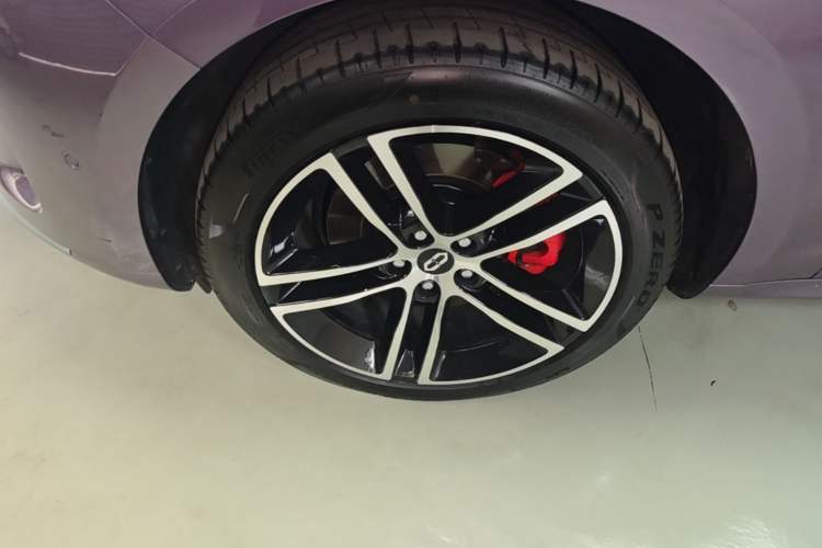 Used Hima AITO M5 2025 Extended-Range Ultra All-Wheel-Drive Version Left Front Wheel Hub