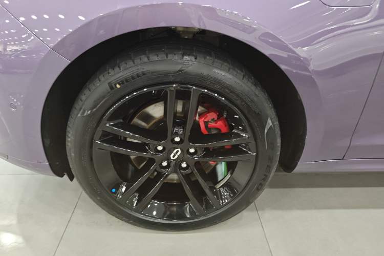 Used Hima AITO M5 2025 Extended-Range Ultra All-Wheel-Drive Version Left Front Wheel Hub