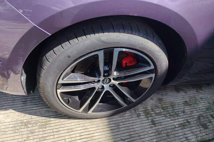 Used Hima AITO M5 2025 Extended-Range Ultra All-Wheel-Drive Version Left Front Wheel Hub