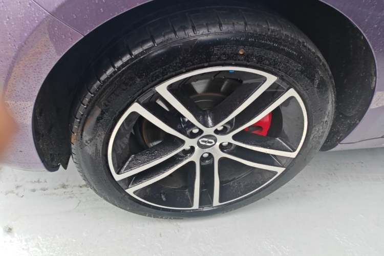 Used Hima AITO M5 2025 Extended-Range Ultra All-Wheel-Drive Version Left Front Wheel Hub