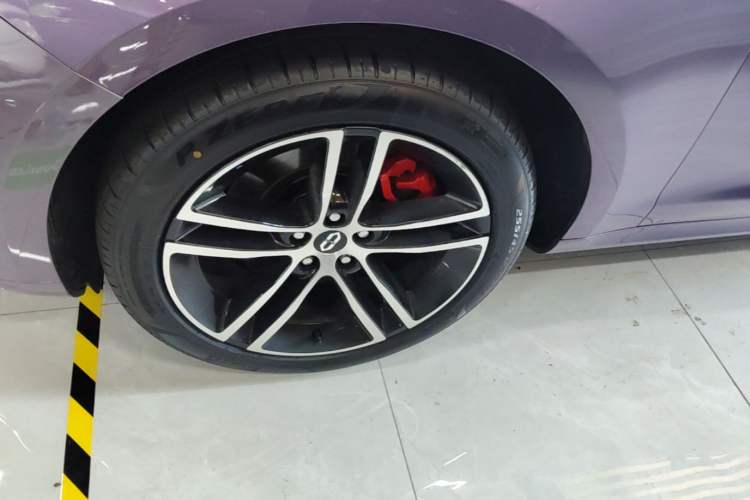 Used Hima AITO M5 2025 Extended-Range Ultra All-Wheel-Drive Version Left Front Wheel Hub