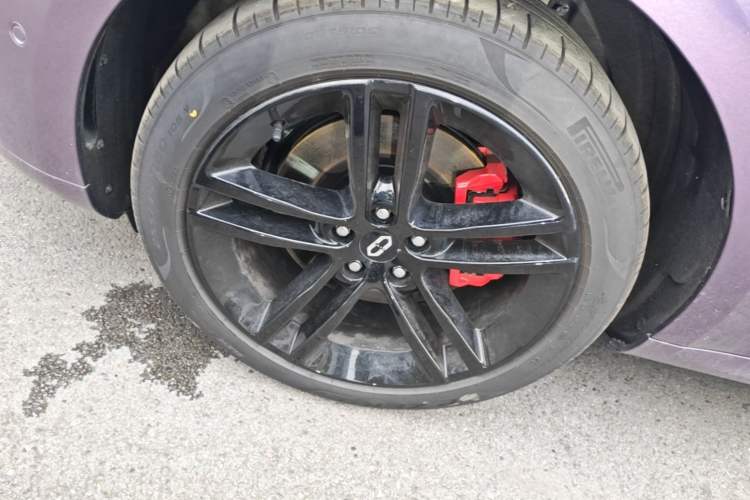 Used Hima AITO M5 2025 Extended-Range Ultra All-Wheel-Drive Version Left Front Wheel Hub