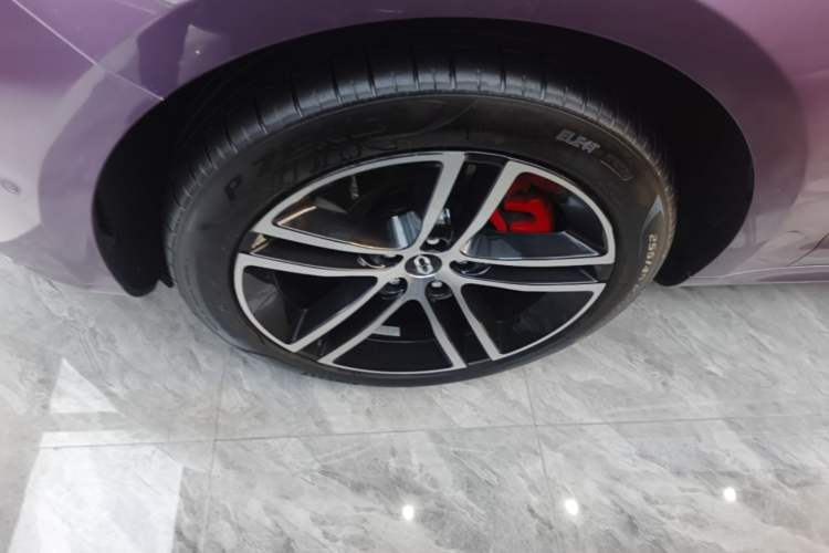 Used Hima AITO M5 2025 Extended-Range Ultra All-Wheel-Drive Version Left Front Wheel Hub