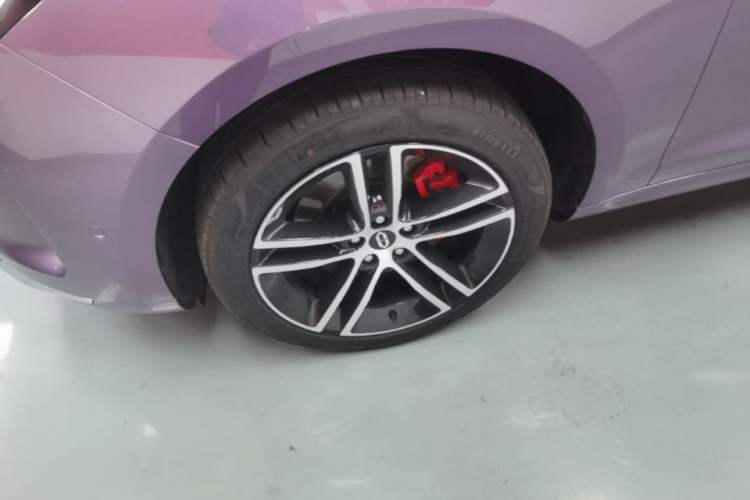 Used Hima AITO M5 2025 Extended-Range Ultra All-Wheel-Drive Version Left Front Wheel Hub