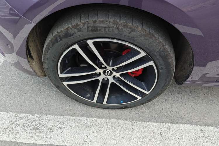 Used Hima AITO M5 2025 Extended-Range Ultra All-Wheel-Drive Version Left Front Wheel Hub