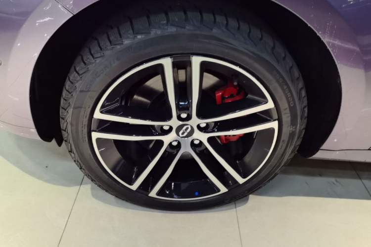 Used Hima AITO M5 2025 Extended-Range Ultra All-Wheel-Drive Version Left Front Wheel Hub