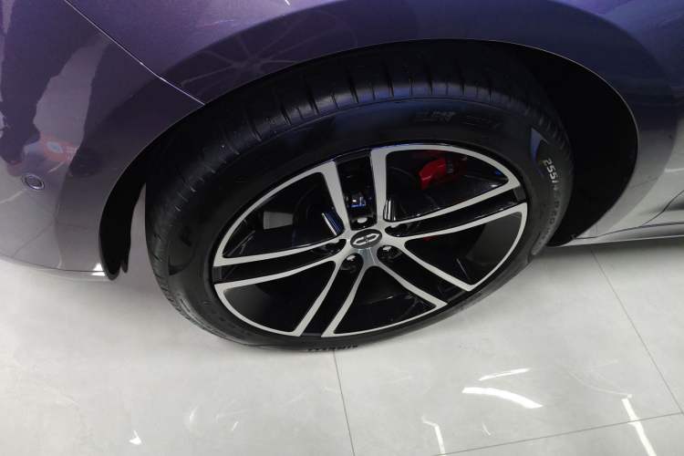 Used Hima AITO M5 2025 Extended-Range Ultra All-Wheel-Drive Version Left Front Wheel Hub