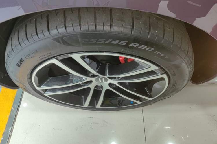 Used Hima AITO M5 2025 Extended-Range Ultra All-Wheel-Drive Version Left Front Wheel Hub
