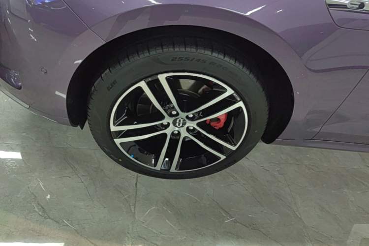 Used Hima AITO M5 2025 Extended-Range Ultra All-Wheel-Drive Version Left Front Wheel Hub