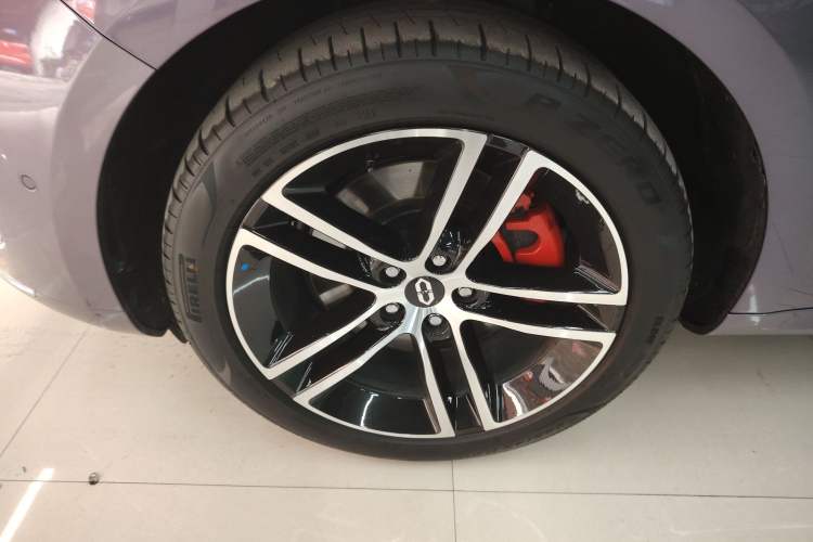 Used Hima AITO M5 2025 Extended-Range Ultra All-Wheel-Drive Version Left Front Wheel Hub