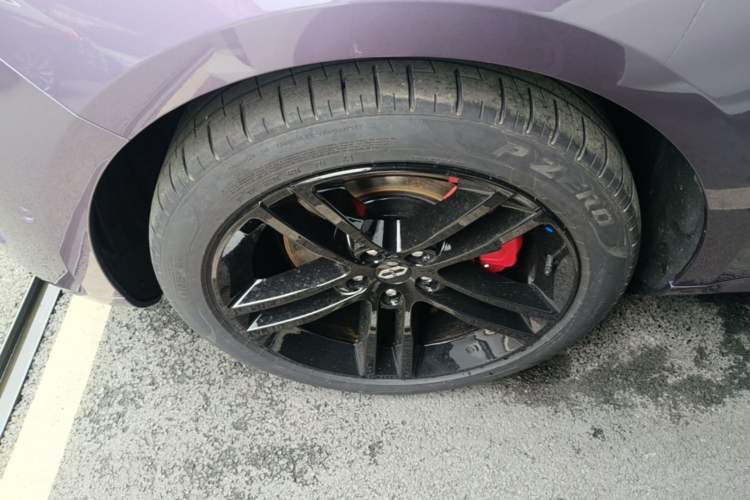 Used Hima AITO M5 2025 Extended-Range Ultra All-Wheel-Drive Version Left Front Wheel Hub