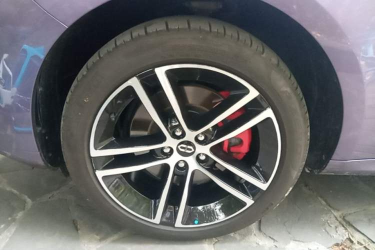 Used Hima AITO M5 2025 Extended-Range Ultra All-Wheel-Drive Version Left Front Wheel Hub