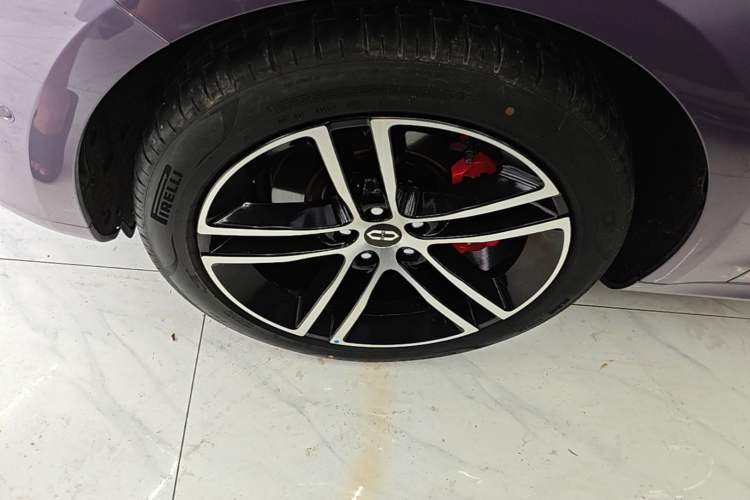 Used Hima AITO M5 2025 Extended-Range Ultra All-Wheel-Drive Version Left Front Wheel Hub