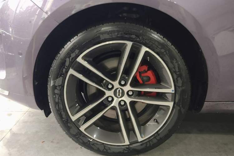 Used Hima AITO M5 2025 Extended-Range Ultra All-Wheel-Drive Version Left Front Wheel Hub