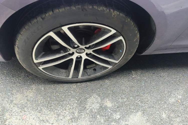 Used Hima AITO M5 2025 Extended-Range Ultra All-Wheel-Drive Version Left Front Wheel Hub