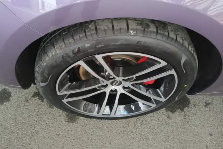 Used Hima AITO M5 2025 Extended-Range Ultra All-Wheel-Drive Version Left Front Wheel Hub