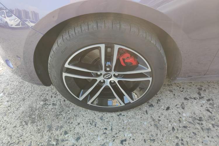 Used Hima AITO M5 2025 Extended-Range Ultra All-Wheel-Drive Version Left Front Wheel Hub