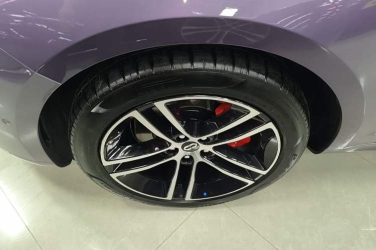 Used Hima AITO M5 2025 Extended-Range Ultra All-Wheel-Drive Version Left Front Wheel Hub