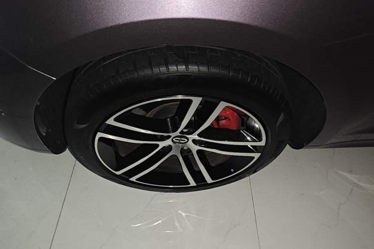 Used Hima AITO M5 2025 Extended-Range Ultra All-Wheel-Drive Version Left Front Wheel Hub