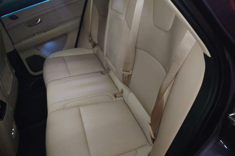 Used Hima AITO M5 2025 Extended-Range Ultra All-Wheel-Drive Version Left Rear Seat