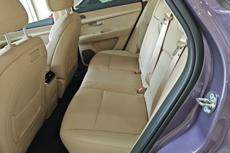 Used Hima AITO M5 2025 Extended-Range Ultra All-Wheel-Drive Version Left Rear Seat