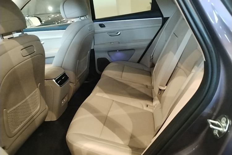 Used Hima AITO M5 2025 Extended-Range Ultra All-Wheel-Drive Version Left Rear Seat
