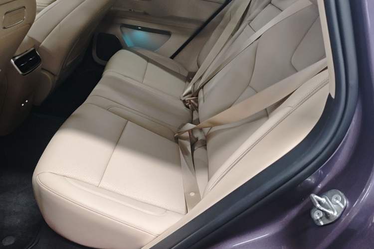 Used Hima AITO M5 2025 Extended-Range Ultra All-Wheel-Drive Version Left Rear Seat