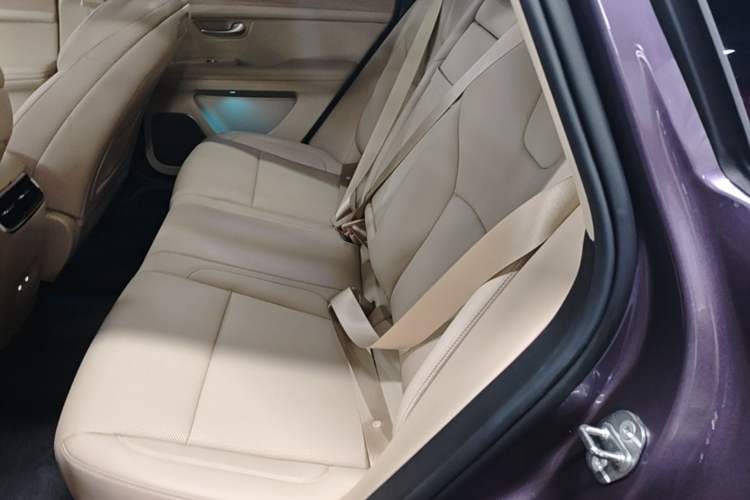 Used Hima AITO M5 2025 Extended-Range Ultra All-Wheel-Drive Version Left Rear Seat