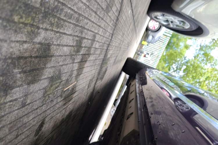 Used Hima AITO M5 2025 Extended-Range Ultra All-Wheel-Drive Version Left Side Sill