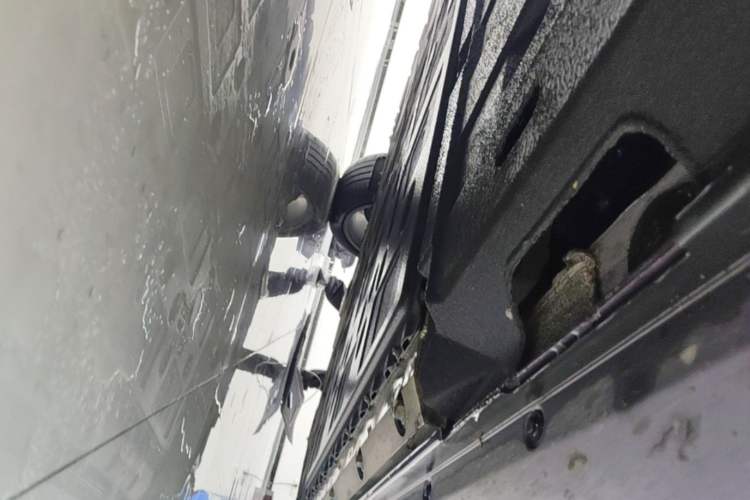 Used Hima AITO M5 2025 Extended-Range Ultra All-Wheel-Drive Version Left Side Sill