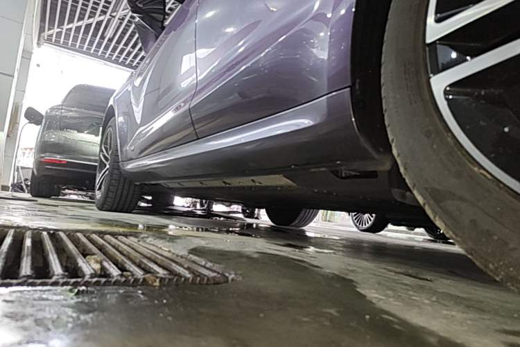 Used Hima AITO M5 2025 Extended-Range Ultra All-Wheel-Drive Version Left Side Sill
