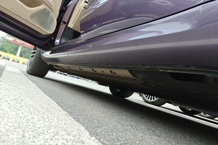 Used Hima AITO M5 2025 Extended-Range Ultra All-Wheel-Drive Version Left Side Sill