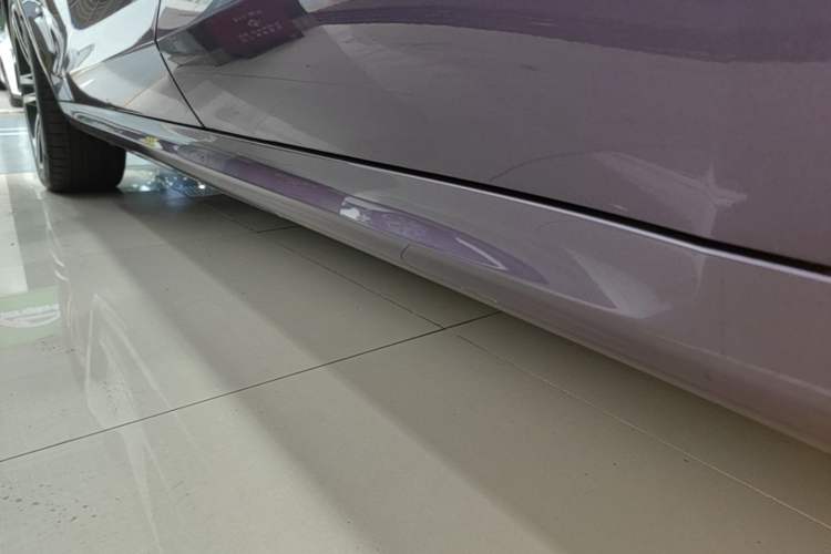 Used Hima AITO M5 2025 Extended-Range Ultra All-Wheel-Drive Version Left Side Sill