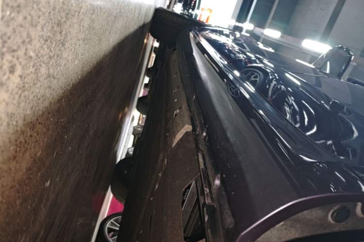 Used Hima AITO M5 2025 Extended-Range Ultra All-Wheel-Drive Version Left Side Sill