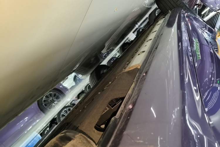 Used Hima AITO M5 2025 Extended-Range Ultra All-Wheel-Drive Version Left Side Sill