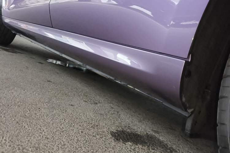 Used Hima AITO M5 2025 Extended-Range Ultra All-Wheel-Drive Version Left Side Sill