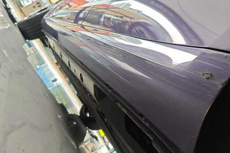 Used Hima AITO M5 2025 Extended-Range Ultra All-Wheel-Drive Version Left Side Sill