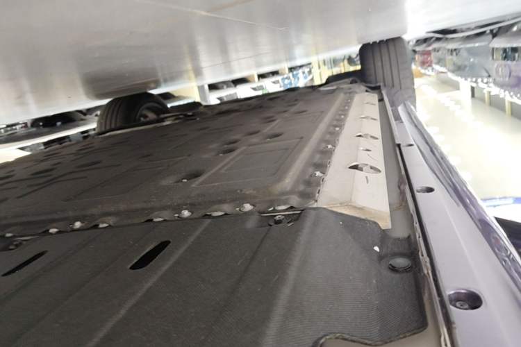 Used Hima AITO M5 2025 Extended-Range Ultra All-Wheel-Drive Version Left Side Sill