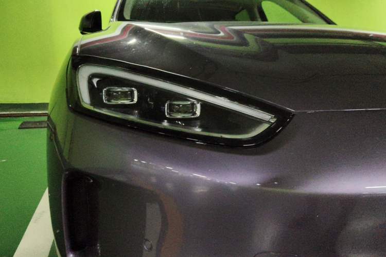 Used Hima AITO M5 2025 Extended-Range Ultra All-Wheel-Drive Version Right Front Headlight