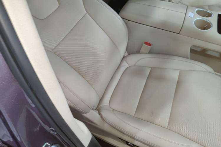 Used Hima AITO M5 2025 Extended-Range Ultra All-Wheel-Drive Version Right Front Seat