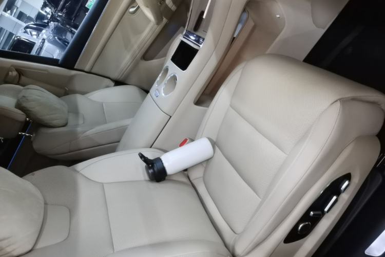 Used Hima AITO M5 2025 Extended-Range Ultra All-Wheel-Drive Version Right Front Seat