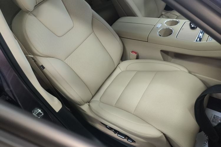 Used Hima AITO M5 2025 Extended-Range Ultra Rear-Wheel-Drive Version Right Front Seat