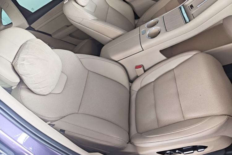 Used Hima AITO M5 2025 Extended-Range Ultra All-Wheel-Drive Version Right Front Seat