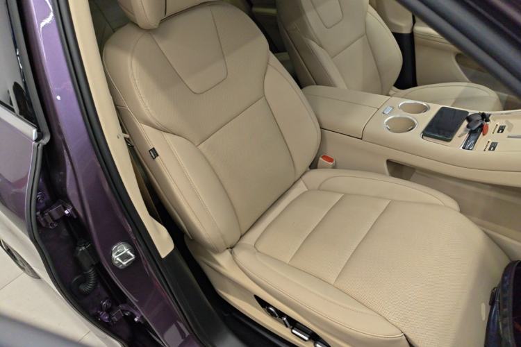 Used Hima AITO M5 2025 Extended-Range Ultra All-Wheel-Drive Version Right Front Seat